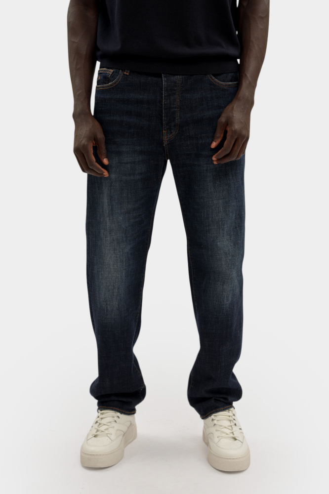 Джинсы Armani Exchange