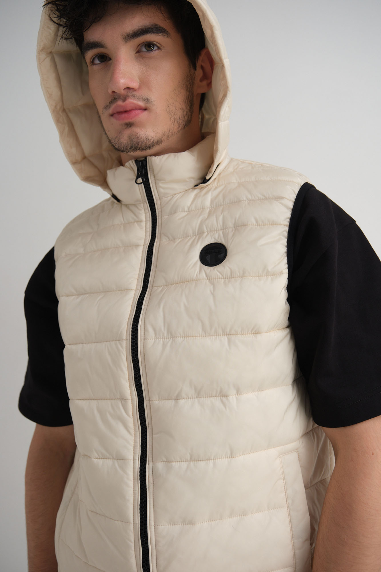 M-242-KT-34-5001 Жилет The Hills Бежевый