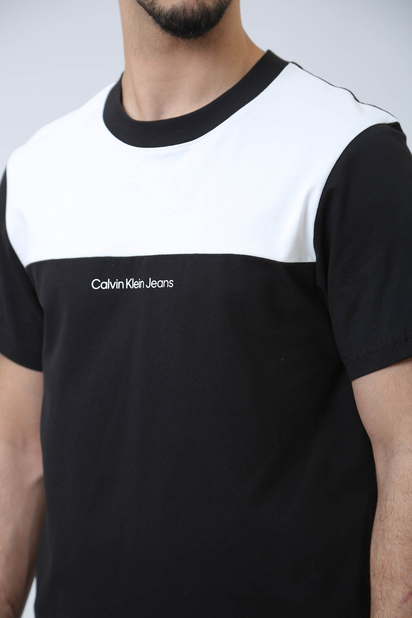 J30J324675 Футболка Calvin Klein Jeans Черный