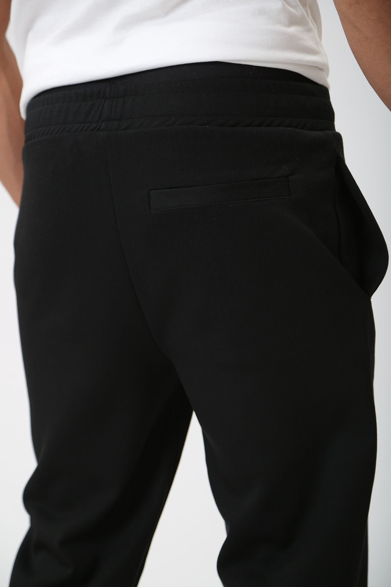 6RZPAA_ZJMAZ Брюки спортивные Armani Exchange Черный