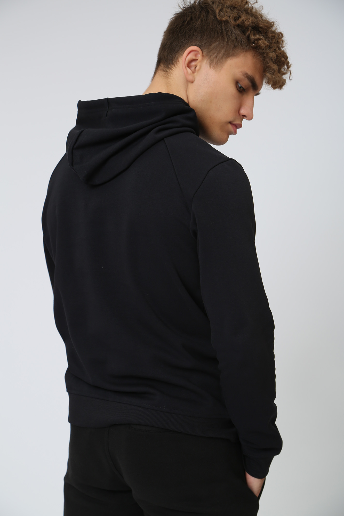00GMF2W320 Худи Calvin Klein Черный