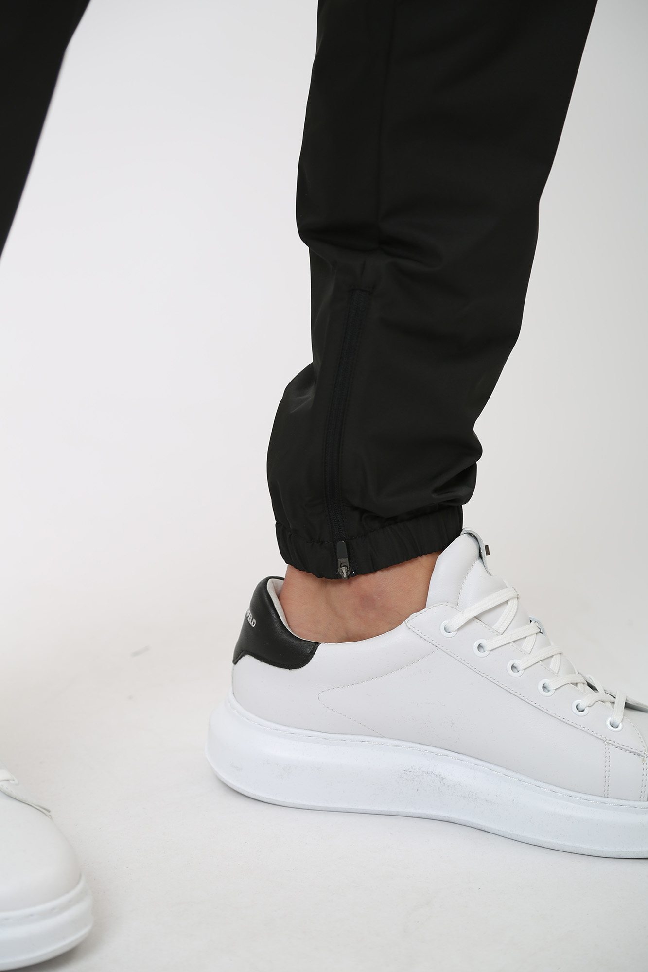 534571_255701 Брюки Karl Lagerfeld Черный