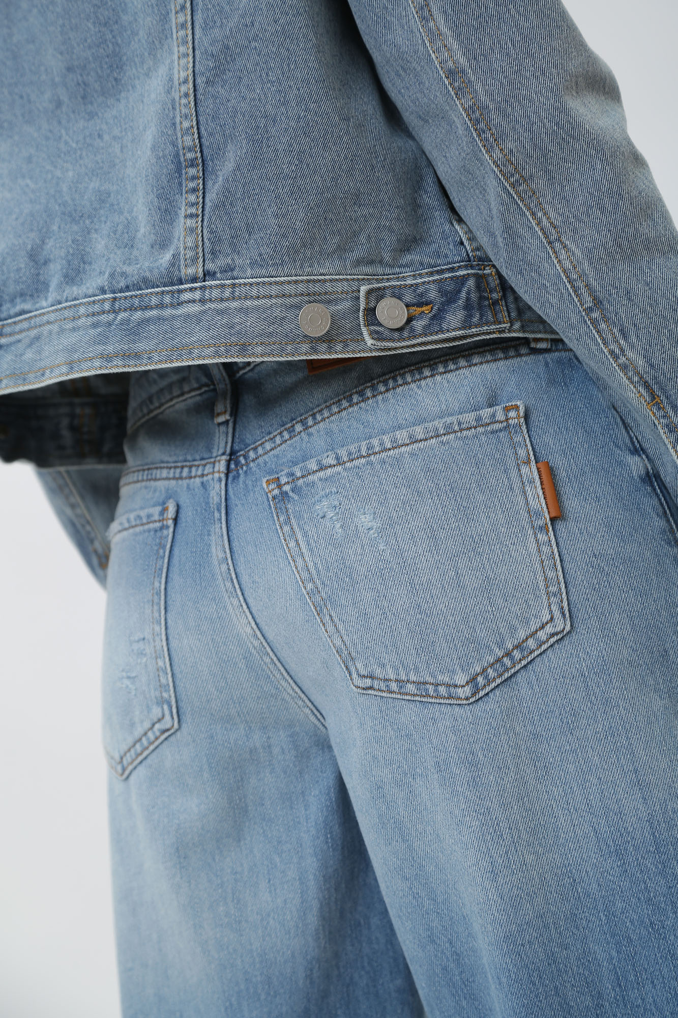 3DYB60_Y14BZ куртка джинсовая armani exchange 