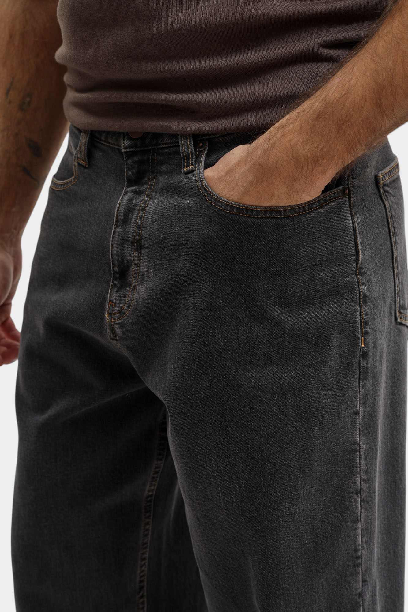 EM004717_AF23101 Джинсы Emporio Armani Серый