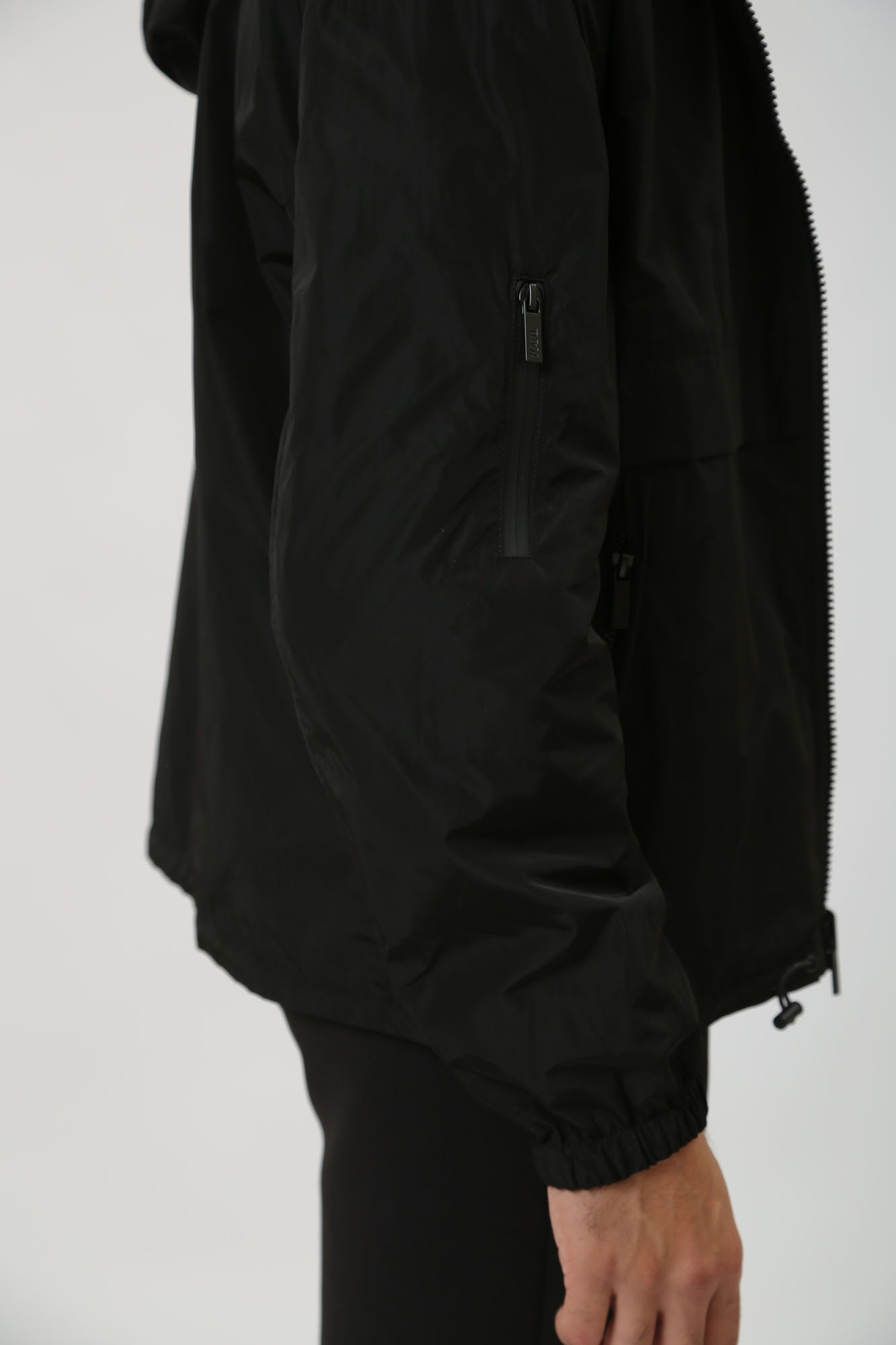 541508_505084 Ветровка двусторонняя Karl Lagerfeld Черный