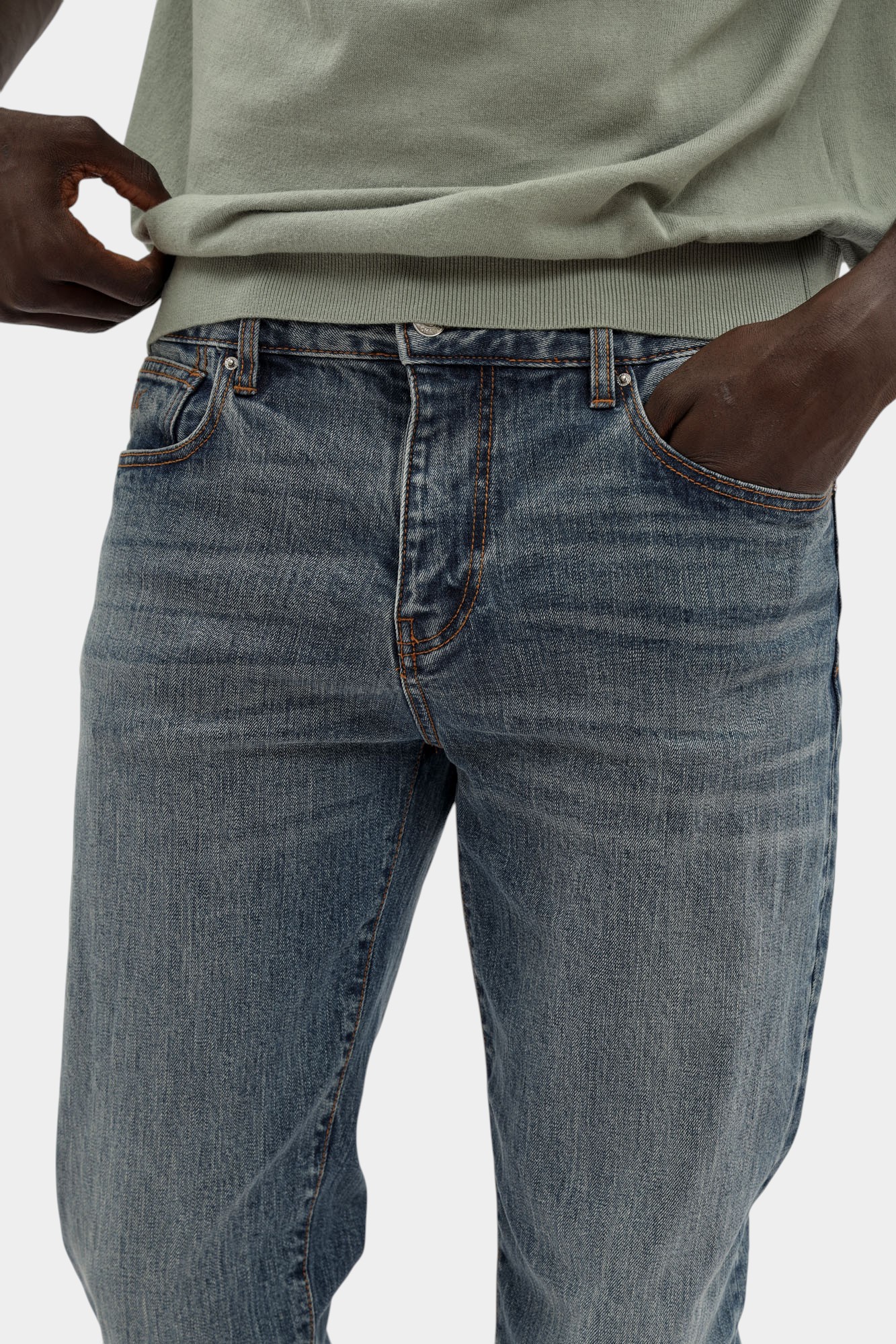 XM000049_AF17047 Джинсы Armani Exchange Голубой