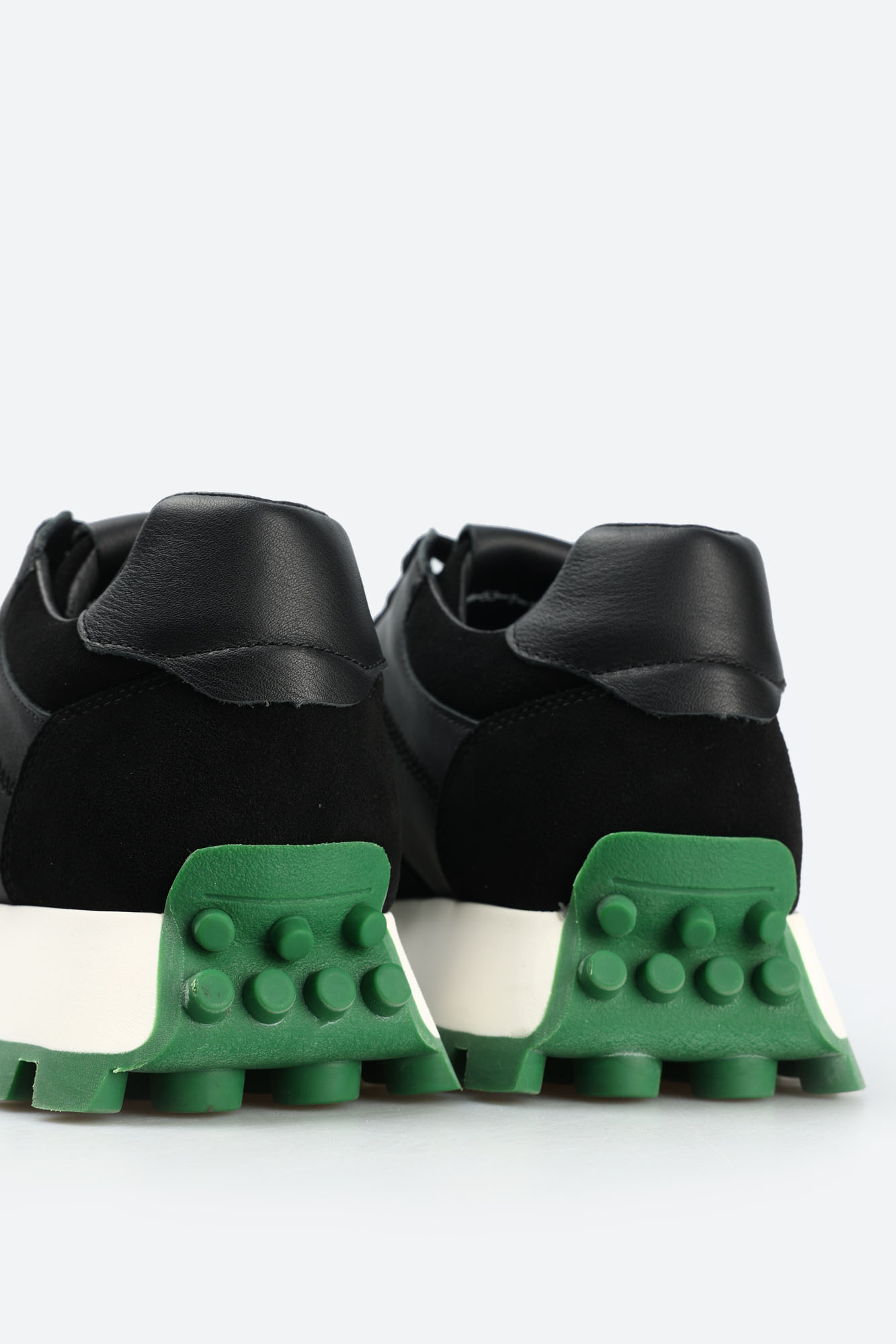 GAM-53-1 Кроссовки Graciana Черный