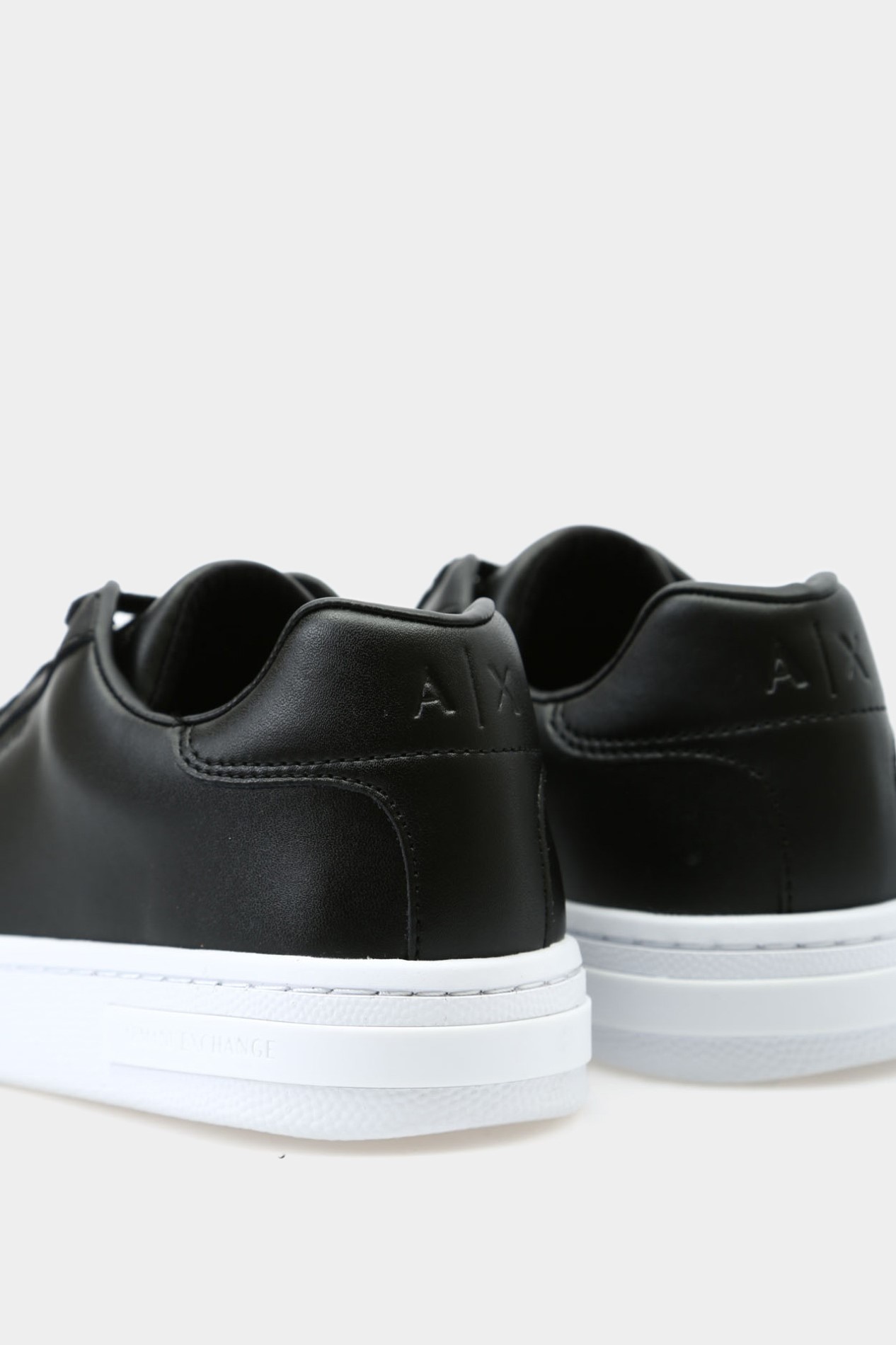 XW000295_AF11912 Кроссовки Armani Exchange Черный