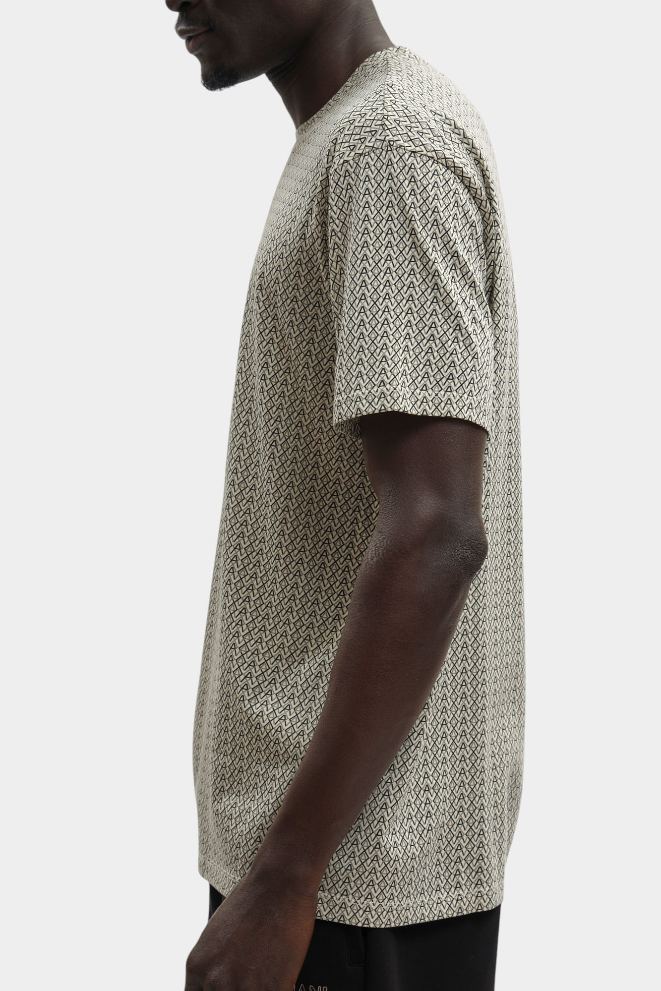 XM001798_AF10356 Футболка Armani Exchange Бежевый