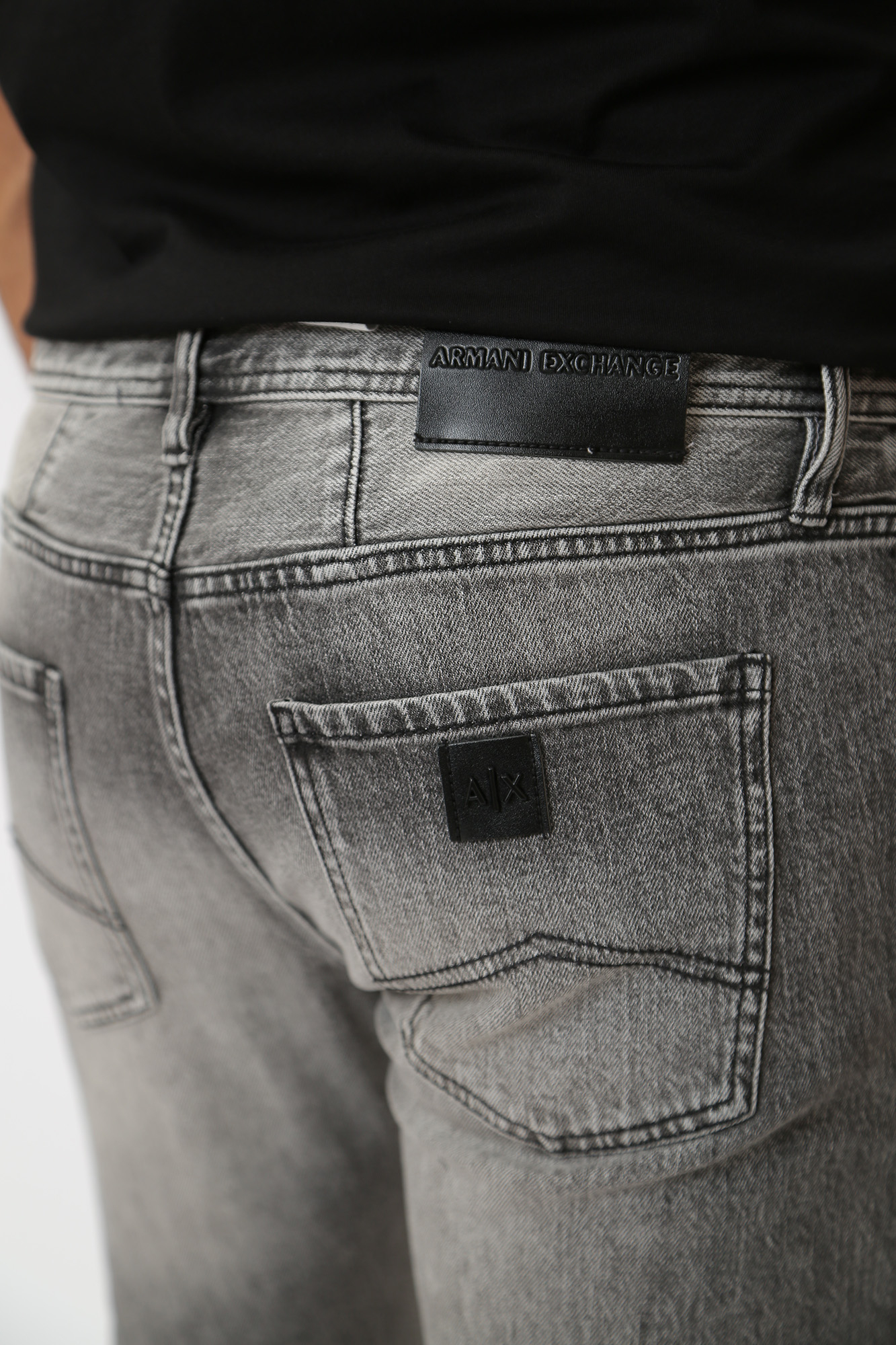 6RZJ13_Z1KQZ Джинсы Armani Exchange Серый