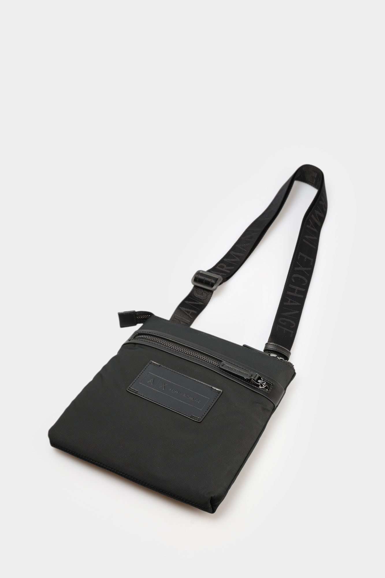 XM001668_AF17306 Сумка Armani Exchange Черный