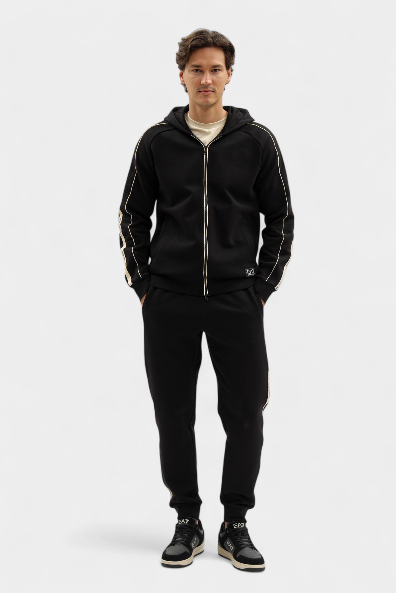 7M000973_AF10377 Толстовка EA7 Черный