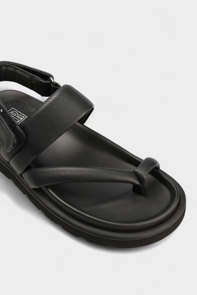 QS569-F203 Сандалии Graciana Черный