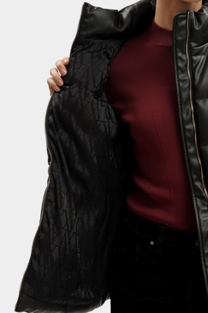 XW000689_AF16106 жилет пуховый armani exchange 