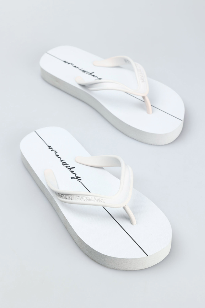 XDQ010_XV700 Шлепанцы Armani Exchange Белый
