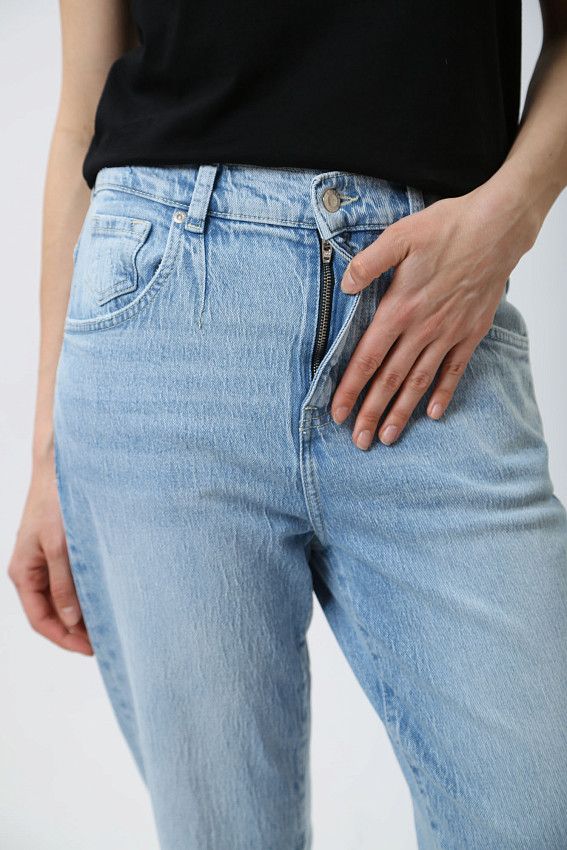 Джинсы Boyfriend Tapered  Mustang