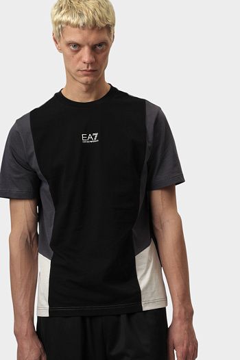 Футболка EA7