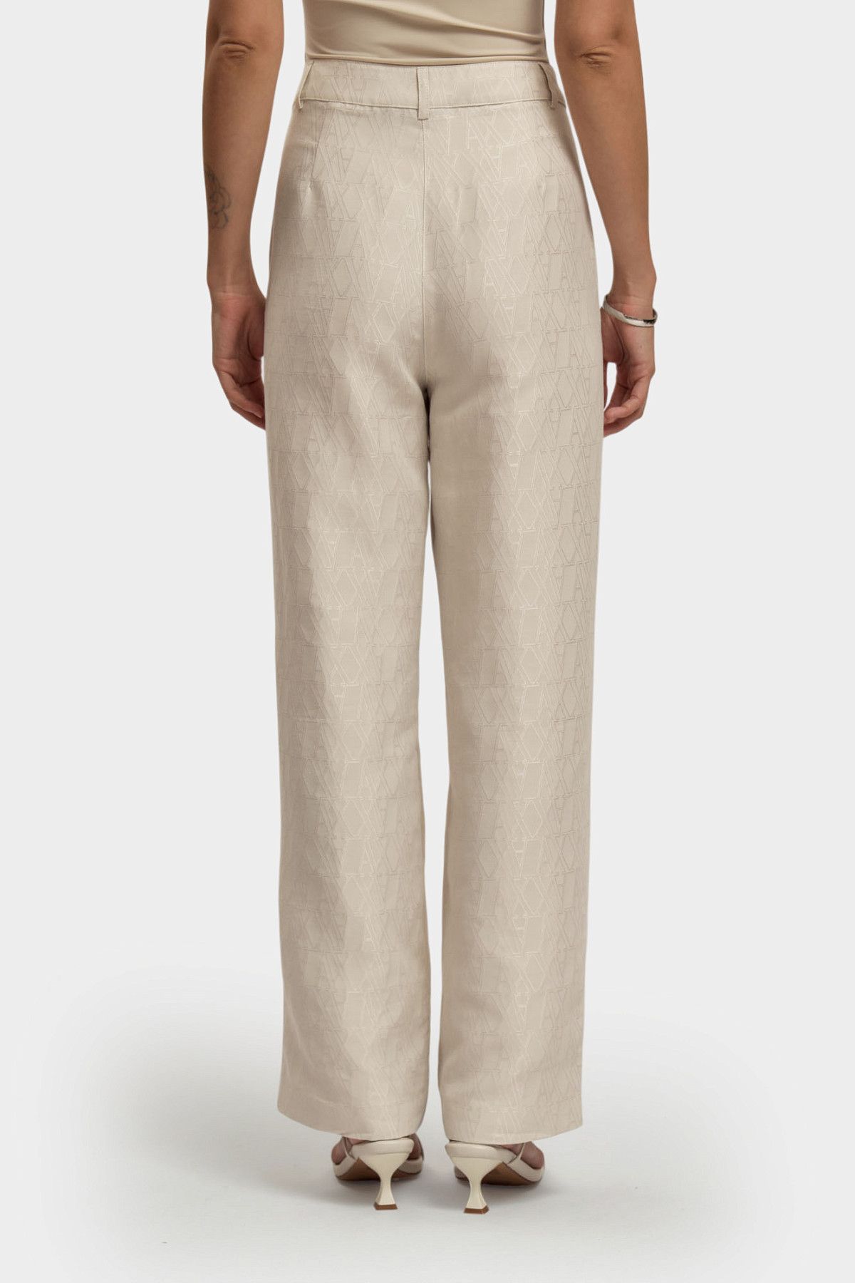 Брюки Armani Exchange Молочный