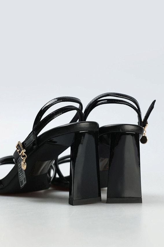 Босоножки Armani Exchange