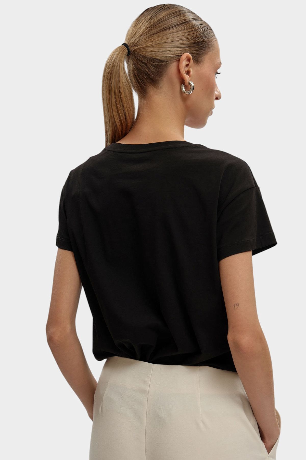 Футболка Armani Exchange Черный