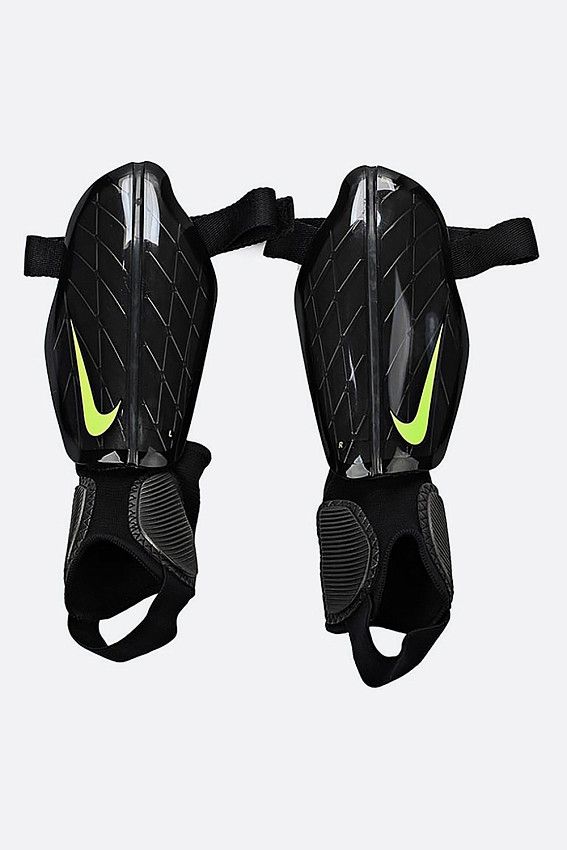 Щитки футбольные Nike Черный