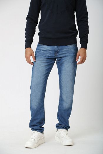 Джинсы Armani Exchange