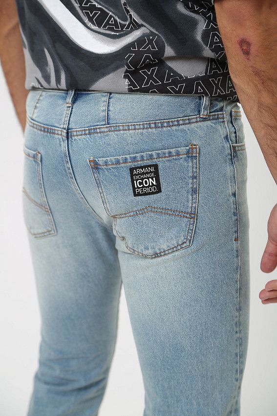 Джинсы Armani Exchange