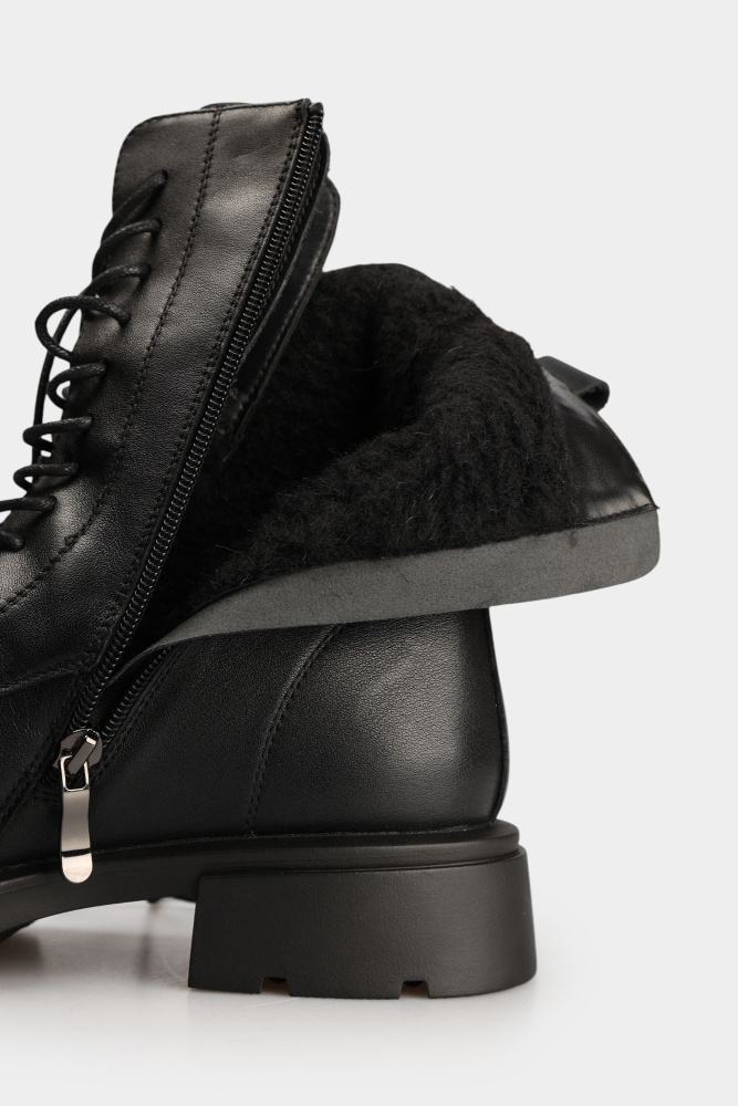 MC21847-WN Ботинки Marc Cony Черный