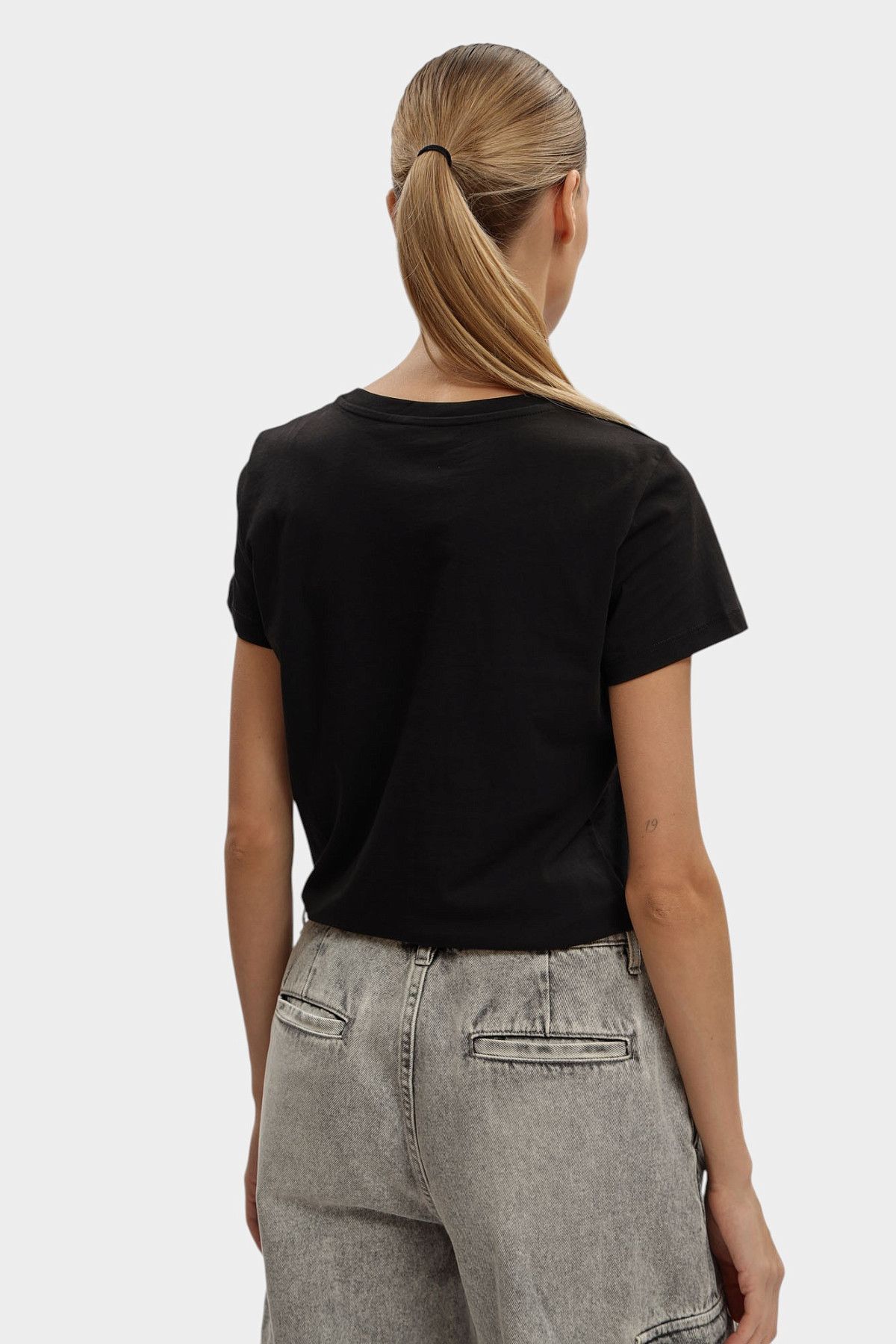 Футболка Armani Exchange Черный