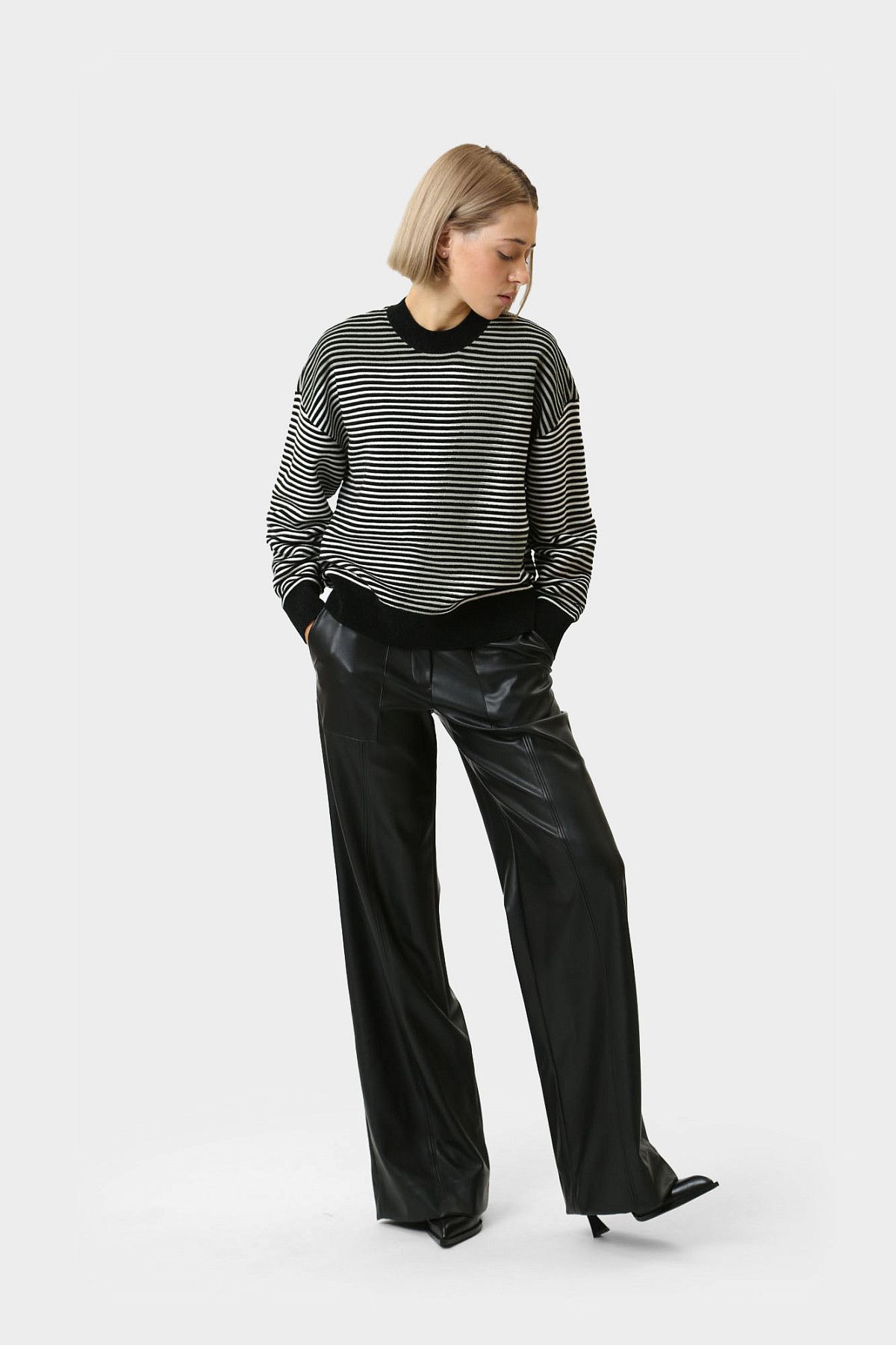 Свитер Armani Exchange Черный