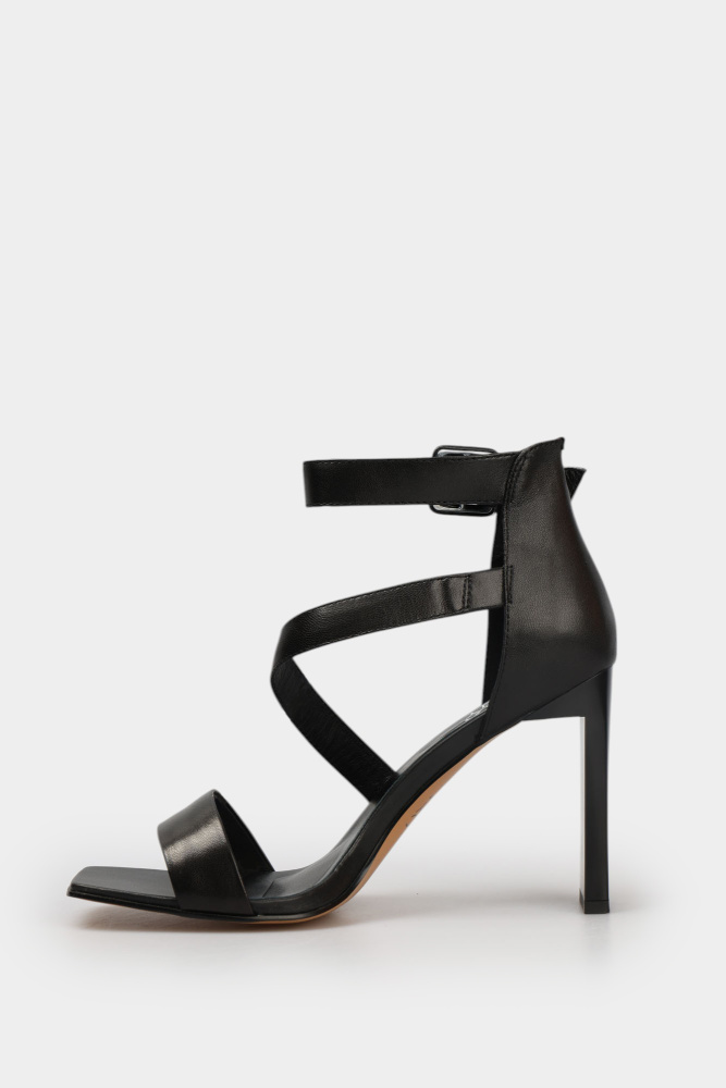 MC20868 Босоножки Marc Cony Черный