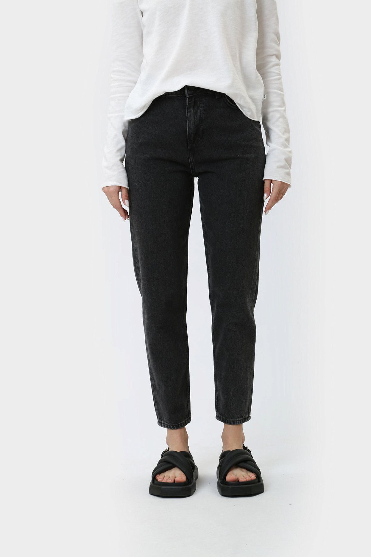 Джинсы Charlotte Tapered  Mustang