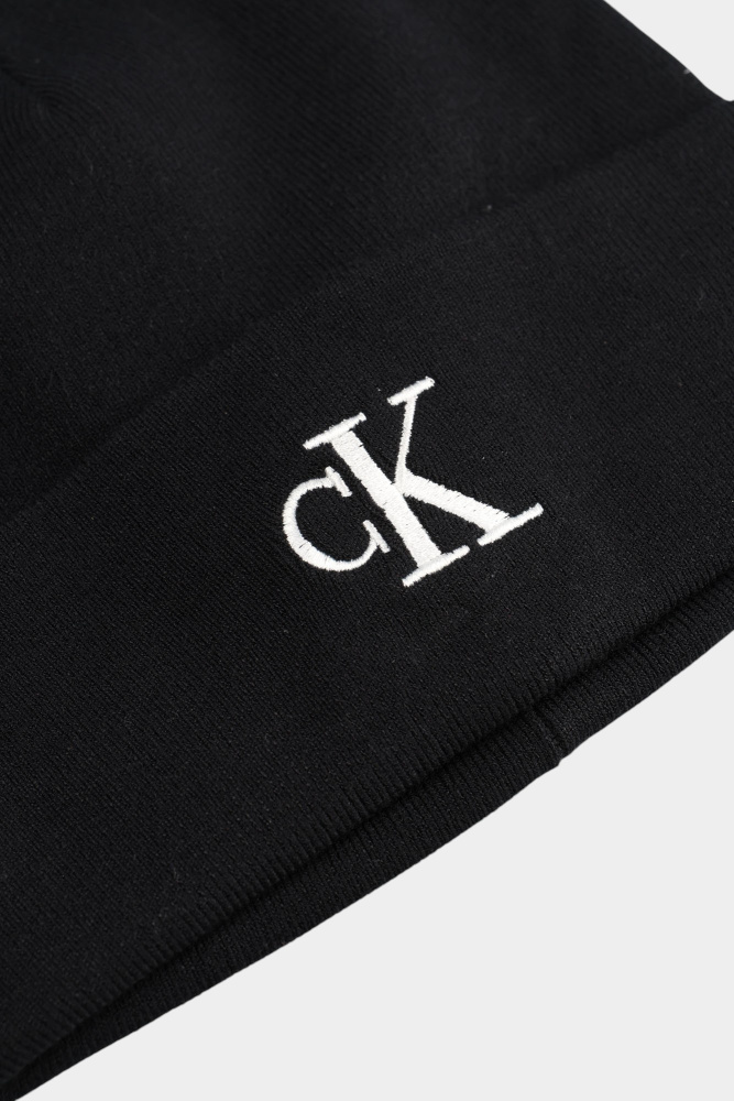 LV04D8020G Шапка Calvin Klein Jeans Черный