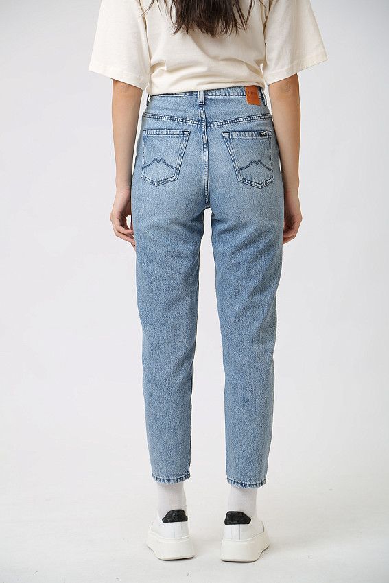 Джинсы Charlotte Tapered  Mustang