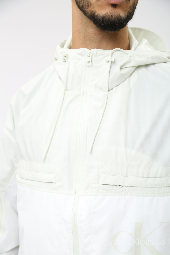 J30J325112 Куртка  Calvin Klein Jeans Белый