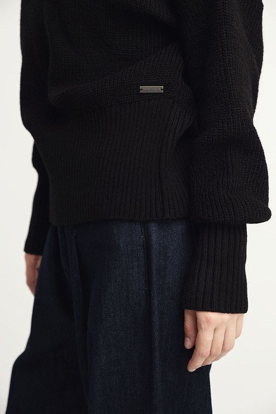 Свитер The Hills Черный