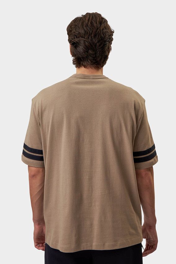 Футболка Armani Exchange Коричневый
