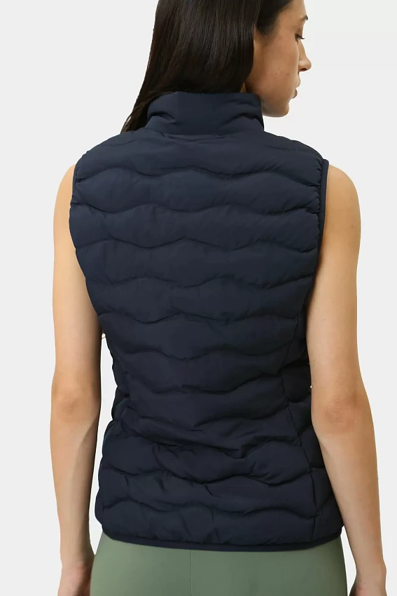 Жилет пуховый EA7