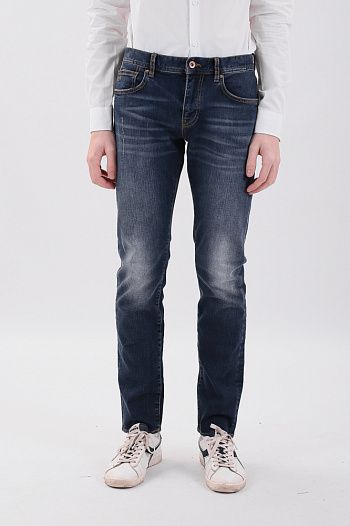 Джинсы Armani Exchange