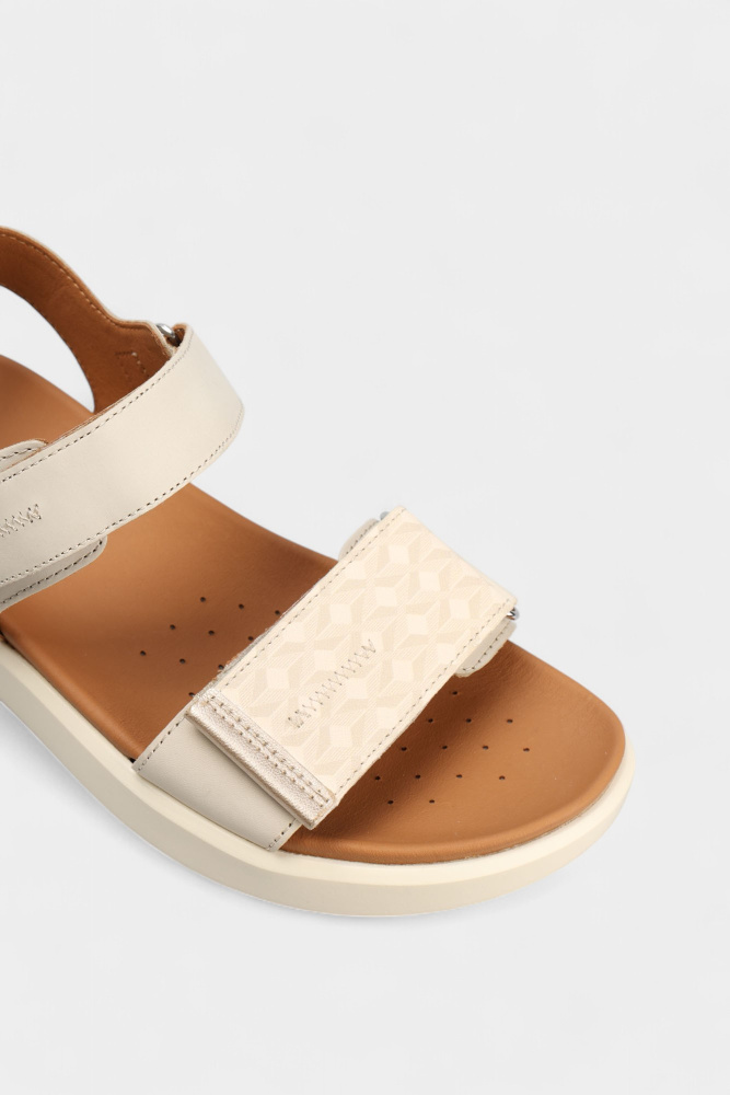 D45PAE04304C Сандалии Geox Бежевый