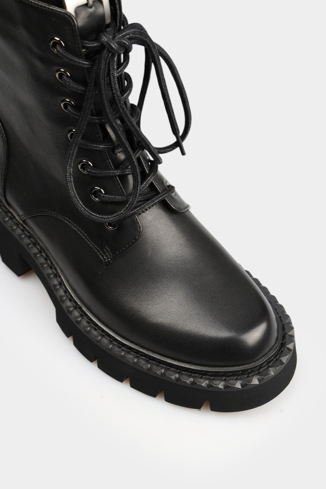 W0050B-7D08-1 Ботильоны Graciana Черный