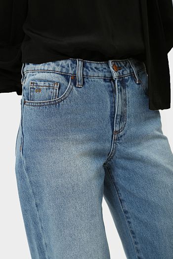 Джинсы прямые Armani Exchange - купить прямые джинсы Armani Exchange в интернет-магазине, цены в Москве и Краснодаре - Мёд