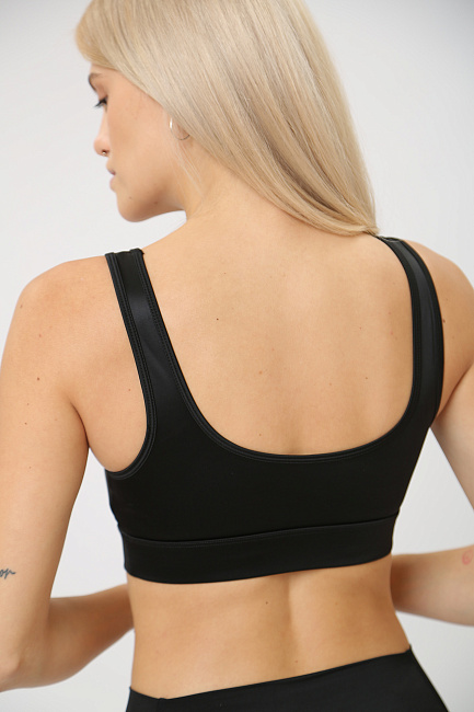 Топ Emporio Armani