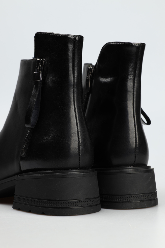 MC12105-WM/8 нат.мех Ботинки жен кожа чер. Ботинки Marc Cony Черный