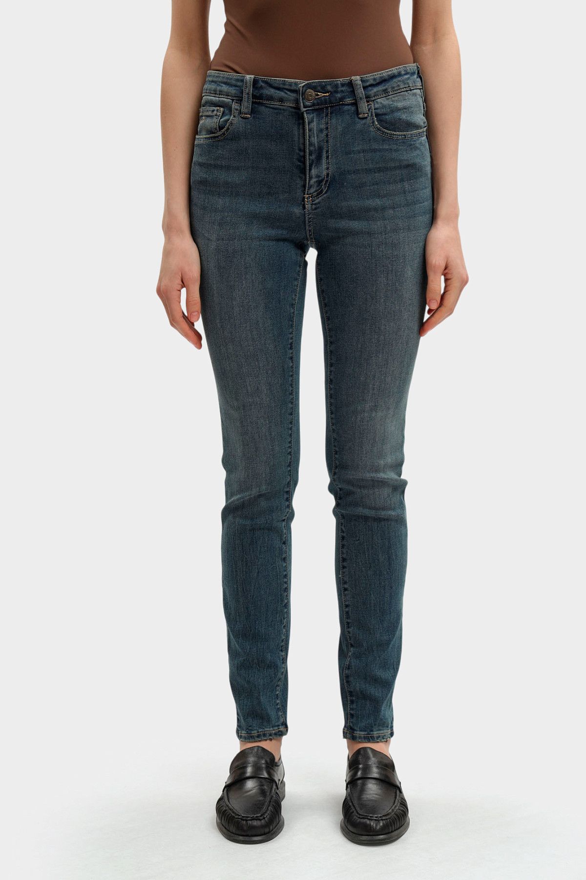 Джинсы  Armani Exchange