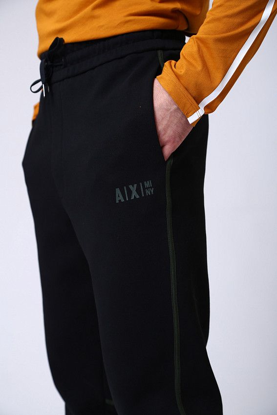 Брюки джоггеры Armani Exchange Черный