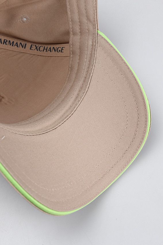 Кепка Armani Exchange Белый