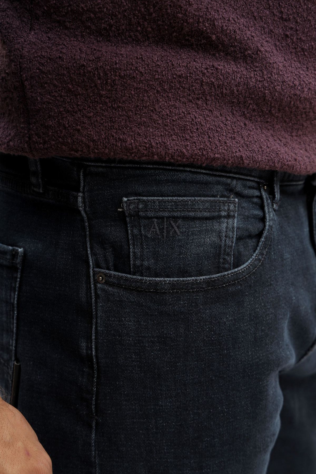 Джинсы Armani Exchange