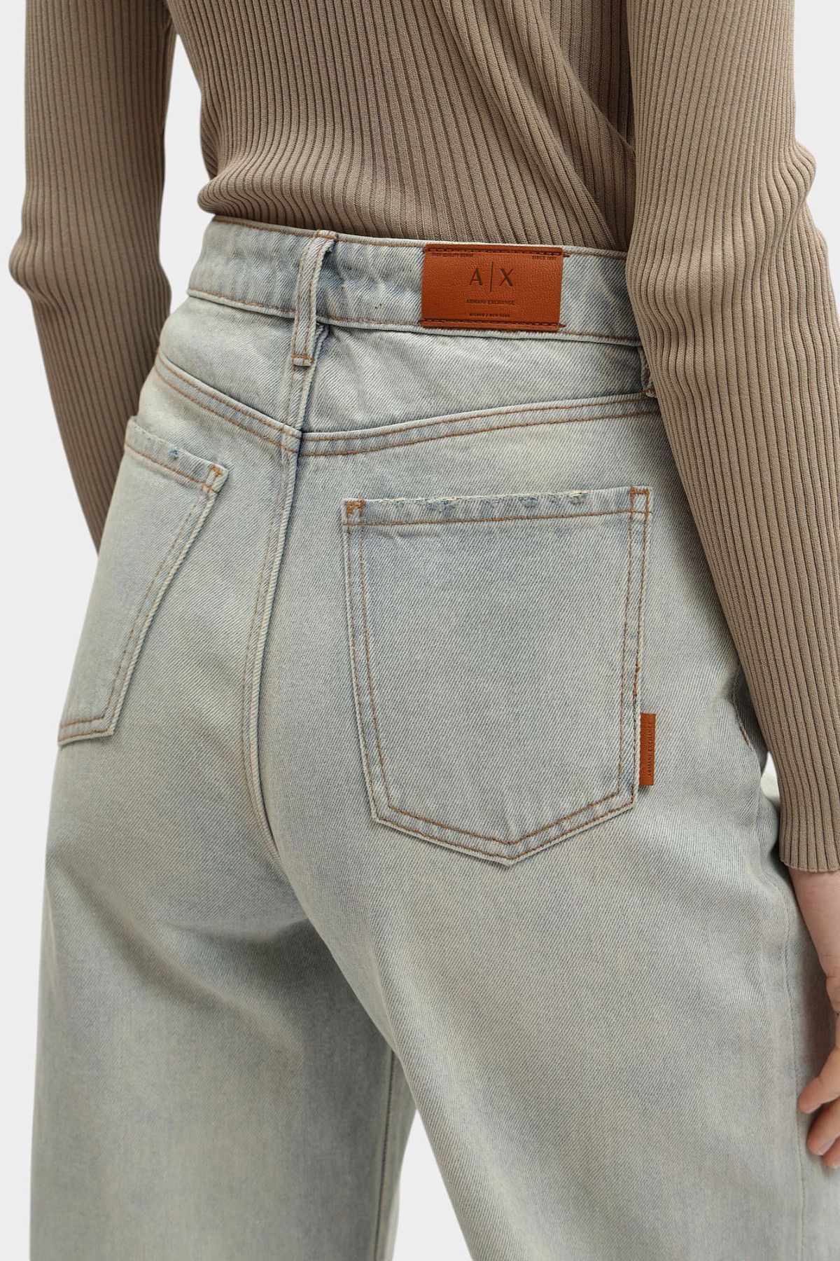 Джинсы Armani Exchange