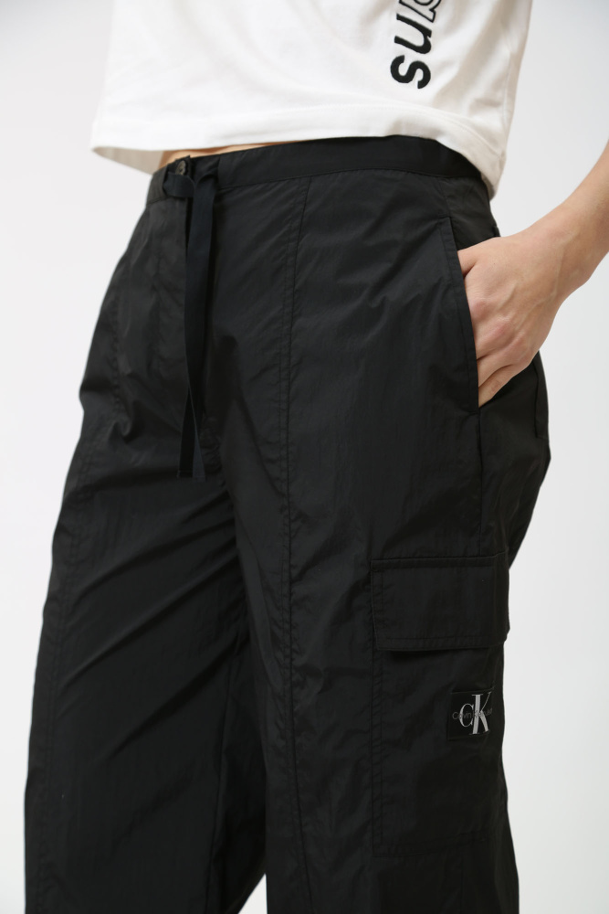 J20J223423 брюки спортивные calvin klein jeans 